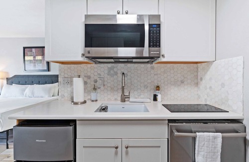 Florida Center Apartment | Studio near Universal and I-Drive!