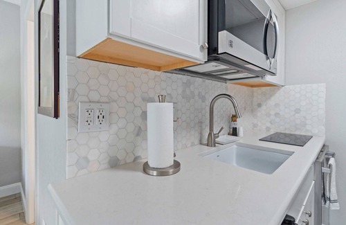 Florida Center Apartment | Studio near Universal and I-Drive!