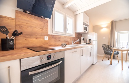 Tulette Apartment | Studio of charm and standing