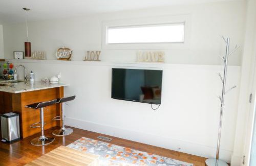 Brentwood Bed & Breakfast | Studio on Capri