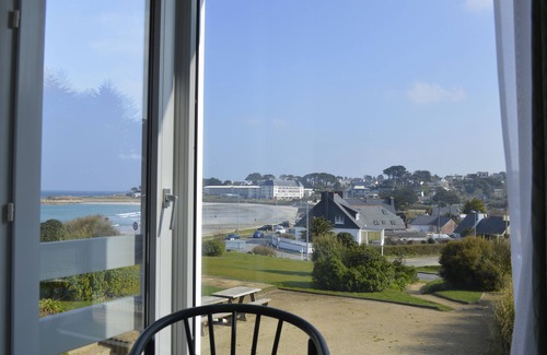 Le Ru House | STUDIO ON SEA FRONT, SWIMMING POOL, SAUNA . WEEK RENT
