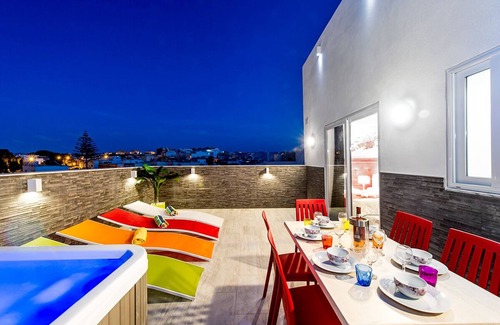 Swieqi Apartment | Studio Penthouse Apartment with Jacuzzi in St. Julian's