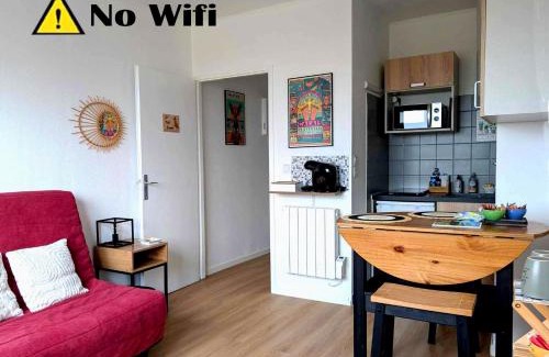 Port Apartment | Studio plage, vue mer et dragon, garage pour moto