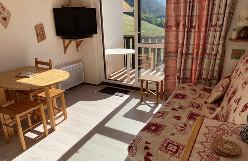 Albiez-le-Vieux Apartment | Studio Pour 4 aux Pieds des Pistes en Savoie, Résidence Très Calme