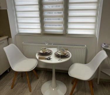 Onesti Apartment | Studio Q 2