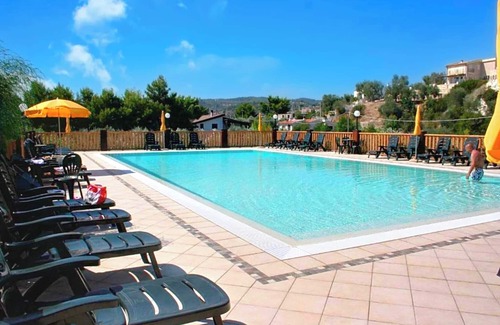 Scialara Apartment | Studio 'Sabbia D'oro' with Shared Pool and Wi-Fi