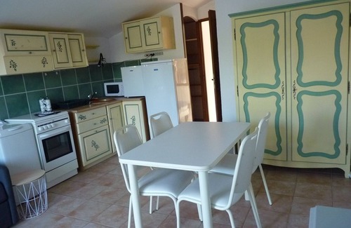 Bagnols-sur-Ceze Villa | Studio T2 with swimming pool in Provence Occitanne