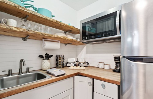 Metropolitan Apartment | Studio @ the Hive, Cozy Cute