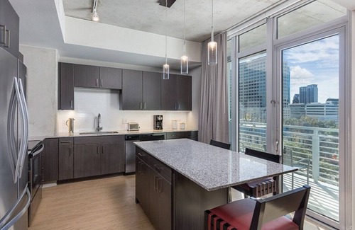 Civic District Condo | Studio unit/Austin - Full Kitchen, W/D, Rooftop Pool, & More!
