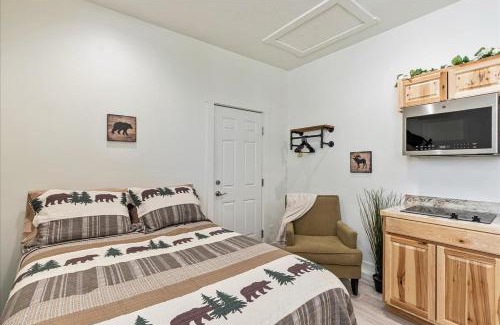 North Ogden House | Studio Unit Shared Hot Tub & Fully Fenced Yard