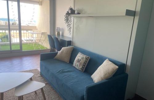 La Grande-Motte Apartment | Studio Vue Mer, Vélos, Terrasse, Ascenseur et Garage 6mn à pied