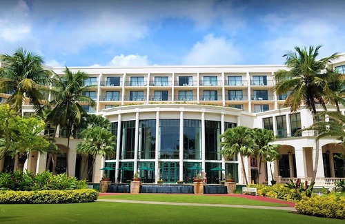Mameyes II Condo | Studio w/Mini Kitchen, Balcony, Dining, Bar, Concierge, Massage, Movies +more!
