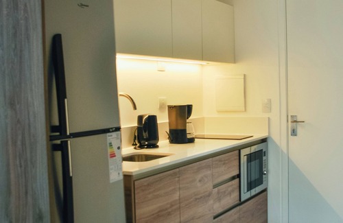 Retiro Apartment | Studio with Amenities and River View by BT Homes