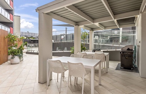 Bowen Hills Apartment | Studio with Balcony Access in Central Bowen Hills