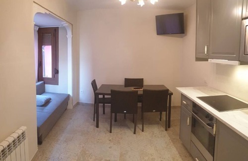 Munebrega Apartment | Studio with Jacuzzi America