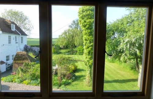 St Mary's Bay Apartment | Studio With Uninterrupted Views Of Romney Marsh. Visit Rye Hythe and Canterbury