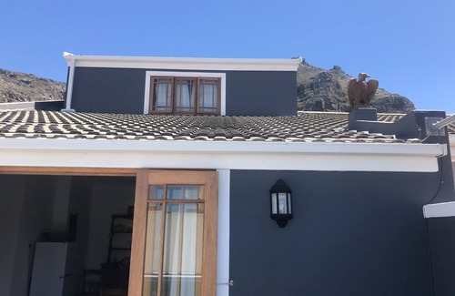 Muizenberg Apartment | Studio26 Muizenberg; Cosy 3 Bedroom Apartment