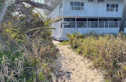 Lauderdale-by-the-Sea Apartment | StudioBTS - Right on the beach!
