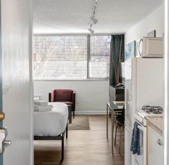 Brookwood House | Studios On 25th by BCA Furnished Apartments Studio 02 B
