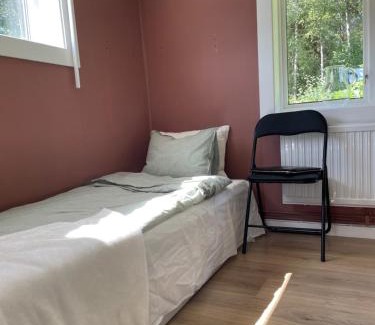 Odestugu House | Stuga med strandtomt i Smålands natursköna miljö