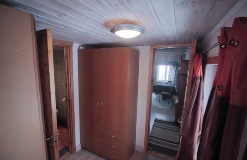 Eskilstuna Cabin | Stuga på Landet, Ganska Nära Travbanan, 8km Från Eskilstuna Centrum