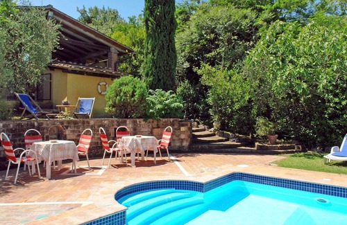Montopoli in Val d'Arno Villa | Stunning private villa for 9 guests with WIFI, private pool, TV, patio and pets allowed