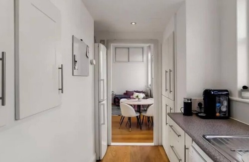 Vassall Apartment | Stunning 1-Bed Apartment in London