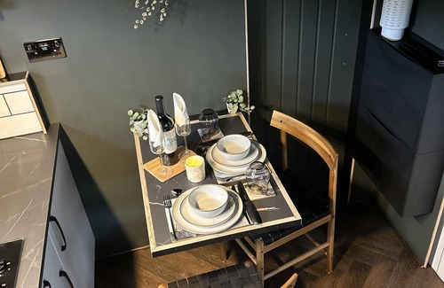 Liverton Cabin | Stunning 1-Bed Luxury Lodge on Teign River