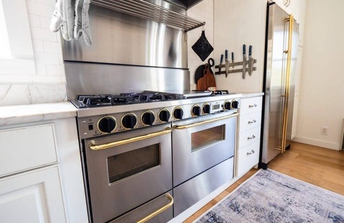 Craryville House | Stunning 1860 Farmhouse, Private Pond & Hot Tub!