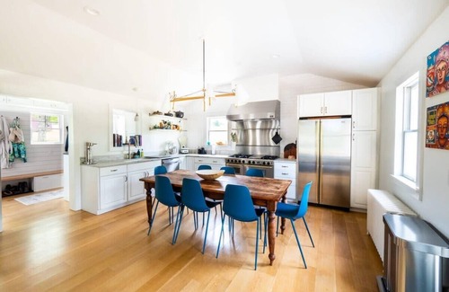 Craryville House | Stunning 1860 Farmhouse, Private Pond & Hot Tub!
