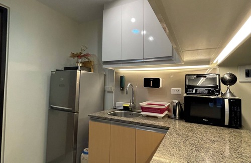 Bagumbayan Condo | Stunning 2.5 Br@Eastwood Global