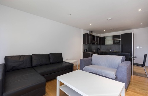 Fairfield Apartment | Stunning 2 bed | 2 bathroom apartment moments from East Croydon station