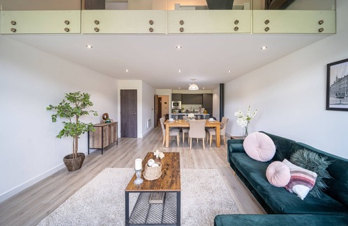 Bradford Apartment | Stunning 2 Bed Penthouse In Bradford City Centre