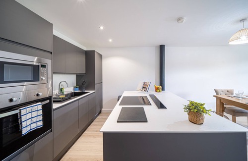 Bradford Apartment | Stunning 2 Bed Penthouse In Bradford City Centre