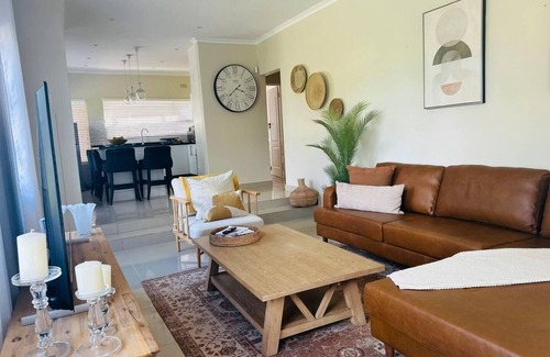 Harare Apartment | Stunning 2 bed with pool - 2275