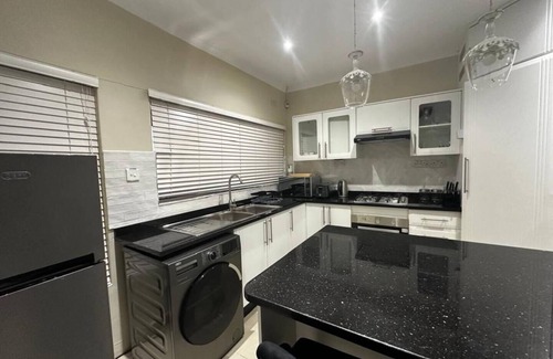 Harare Apartment | Stunning 2 bed with pool - 2275