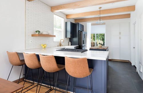 West Oakland House | Stunning 2 Bedroom 2 Bath Mediterranean Home - 7 Mins to San Francisco