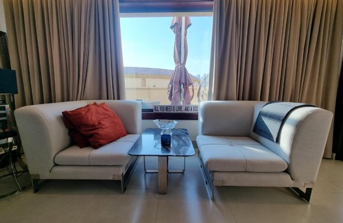 Doha Apartment | Stunning 2 bedroom furnished townhouse +terrace in the Pearl Qatar