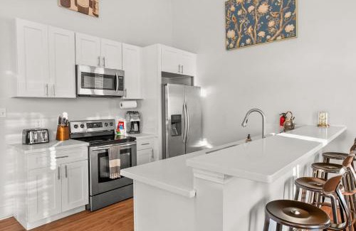 Saint Thomas Development Apartment | Stunning 2-Bedroom Garden District Newly Renovated