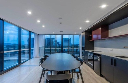 Reid Apartment | Stunning 2-Bedroom Penthouse in Canberra