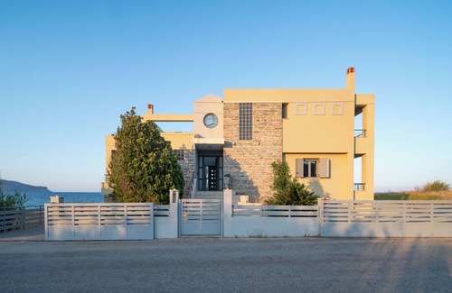 Trochalia Apartment | Stunning 2-floor appartment, just a few steps from the sea