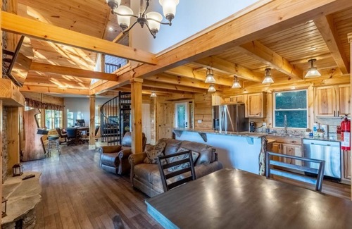 Waynesville Cabin | Stunning 2BR Cabin with Mountain Views