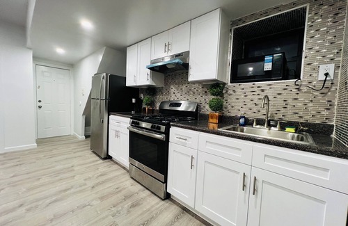 Williamsbridge Apartment | Stunning 2BR next to Bronx Zoo