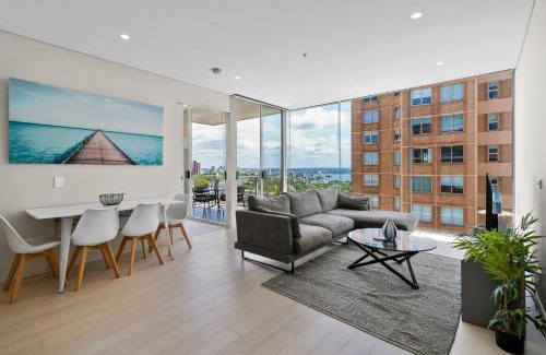 Bondi Junction Apartment | Stunning 2BR with Harbour Views in Bondi Junction