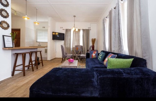 Bulawayo Cottage | Stunning 3 bedroom 3.5 bath cottage in Malindela ,