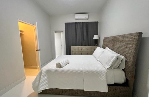 Parque Apartment | Stunning 3-Br Apt in Condado