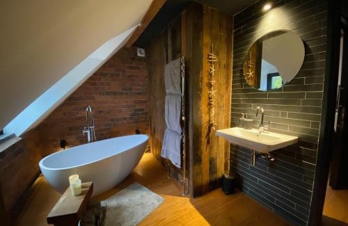 Whitacre Heath House | Stunning 3BD Character House near Coleshill