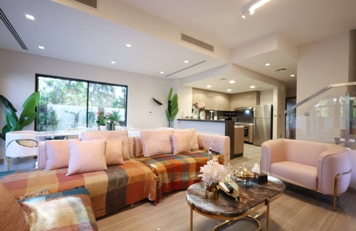 Dubai Villa | Stunning 4 Bed Villa, Private Pool, Damac Hills