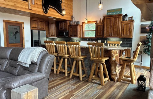 Crivitz Cottage | Stunning 4-bedroom lakefront cottage on the Crooked lake chain.