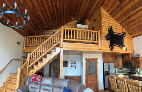 Crivitz Cottage | Stunning 4-bedroom lakefront cottage on the Crooked lake chain.